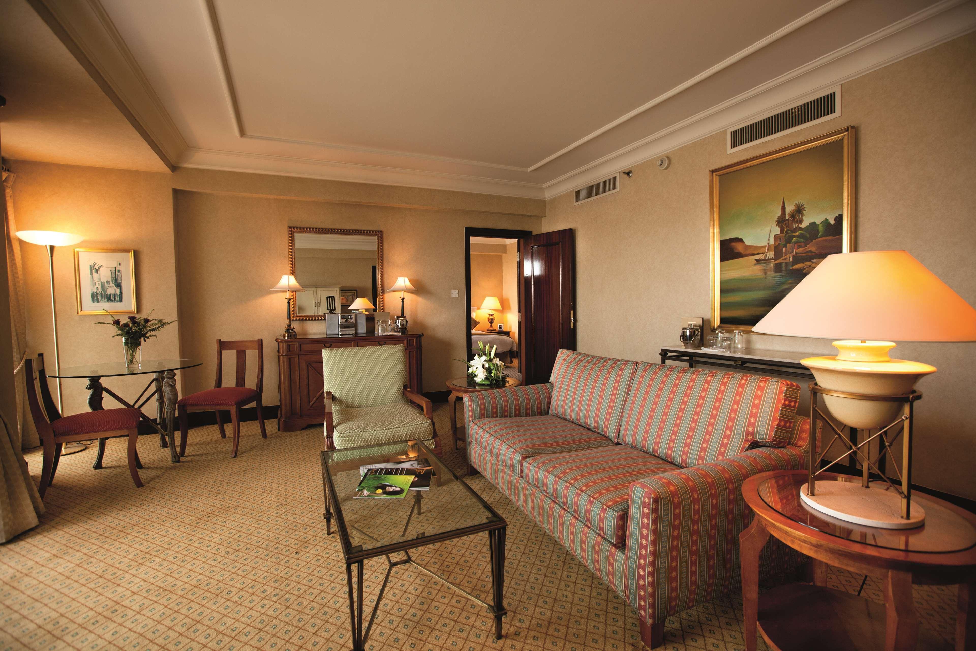 Sofitel Cairo Downtown Nile Ξενοδοχείο Εξωτερικό φωτογραφία A suite at the Four Seasons Hotel, Cairo