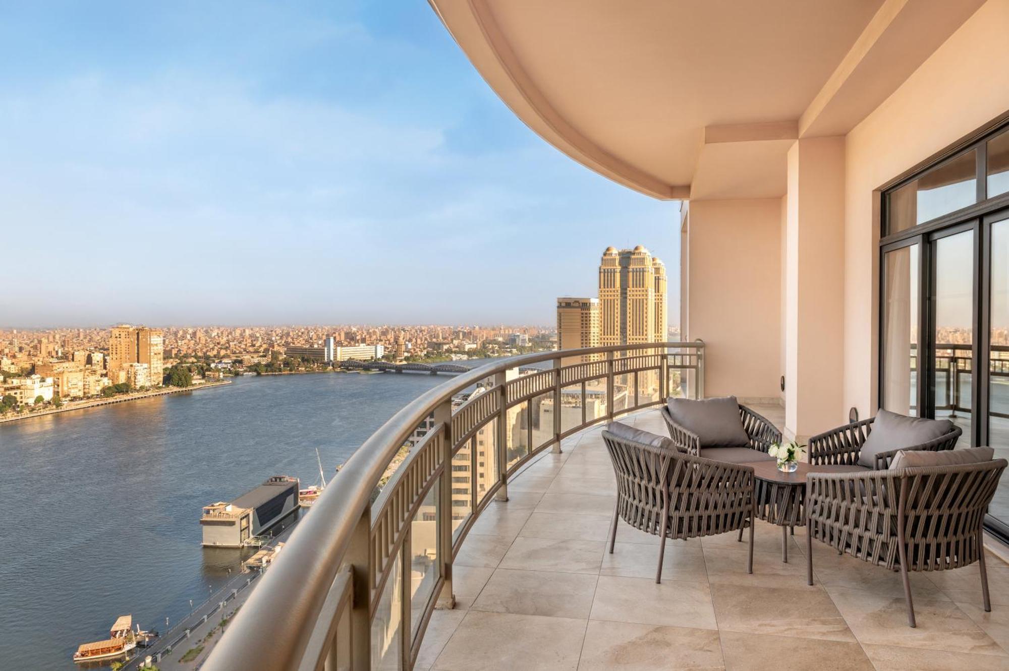 Sofitel Cairo Downtown Nile Ξενοδοχείο Εξωτερικό φωτογραφία View from the balcony of a suite at the Four Seasons Hotel, Cairo