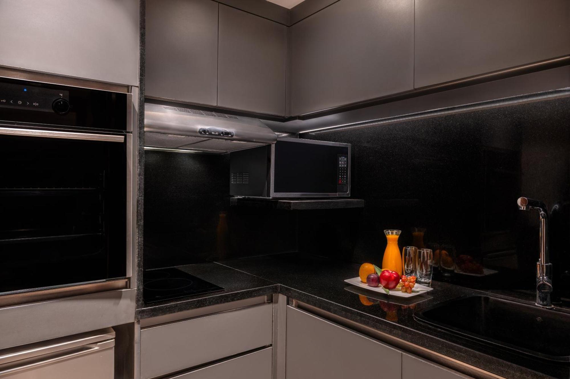 Sofitel Cairo Downtown Nile Ξενοδοχείο Εξωτερικό φωτογραφία A modern kitchen