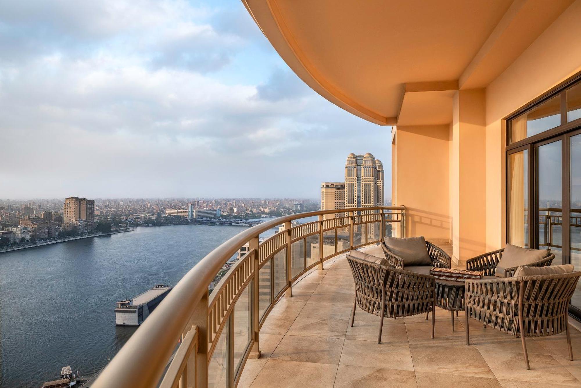 Sofitel Cairo Downtown Nile Ξενοδοχείο Εξωτερικό φωτογραφία View from the balcony of a suite at the Four Seasons Hotel, Cairo